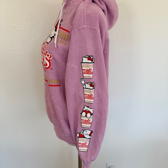 🎀 Hello Kitty x Nissin Cup Noodles Pink Pullover Hoodie Small - Picture 6 of 16